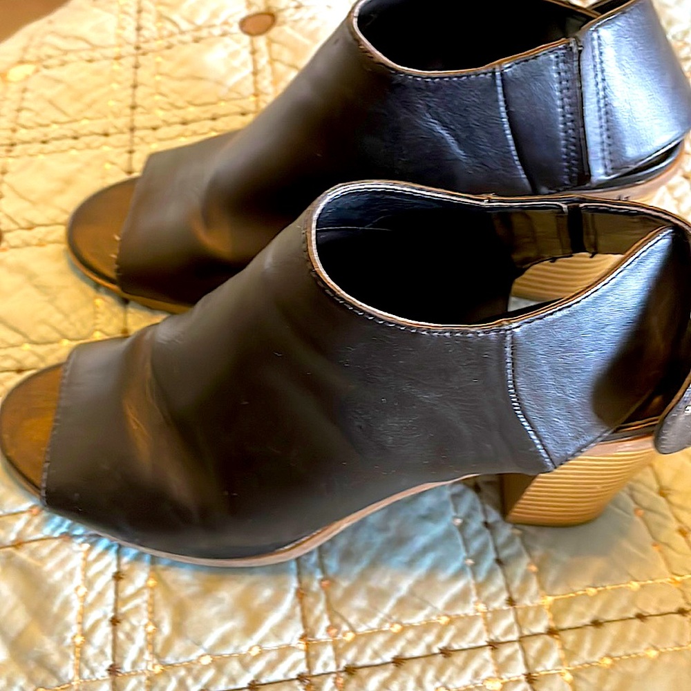 Women dress shoes